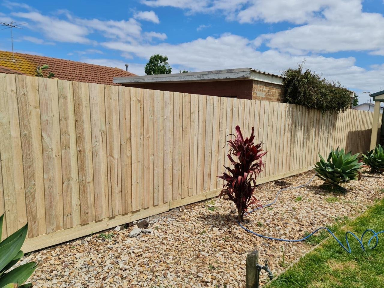 Timber Fence (Per Meter) – Premium Hardwood & Treated Pine | 5Star Fencing & Decking Supplies Melbourne